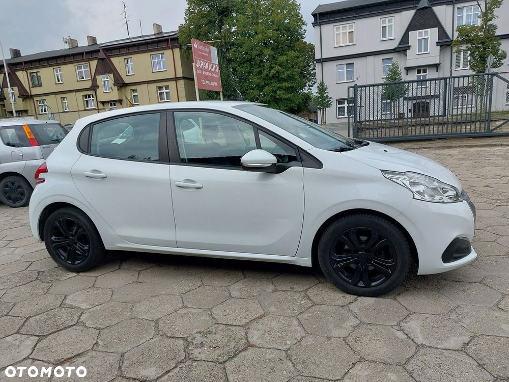 Peugeot 208 - 3