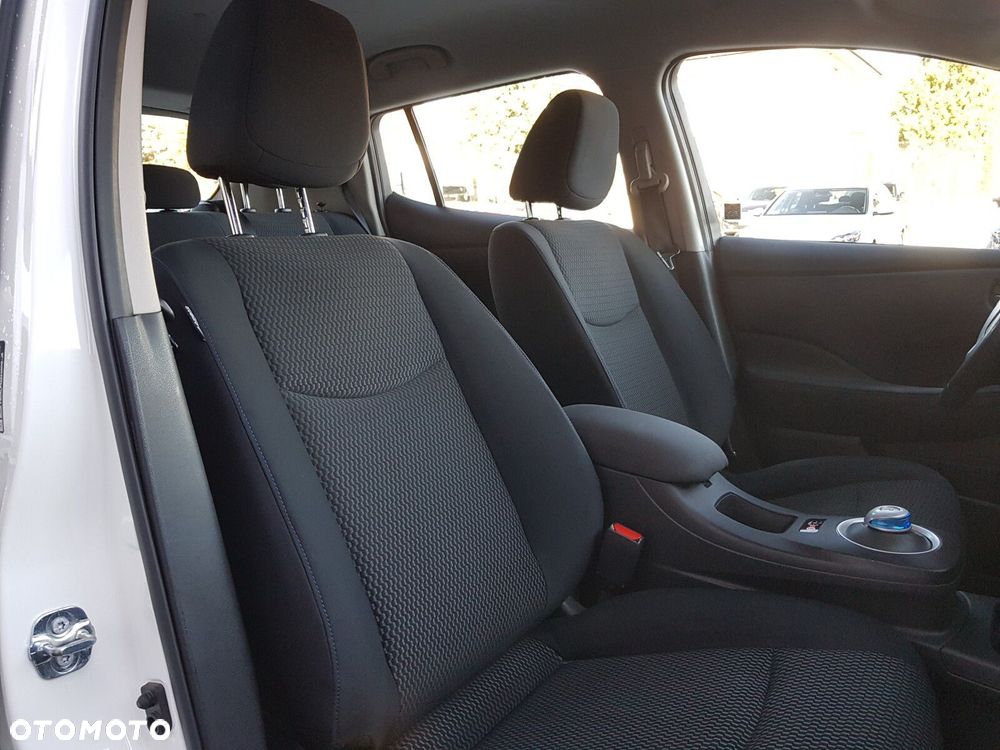 Nissan Leaf 30kWh Acenta - 25