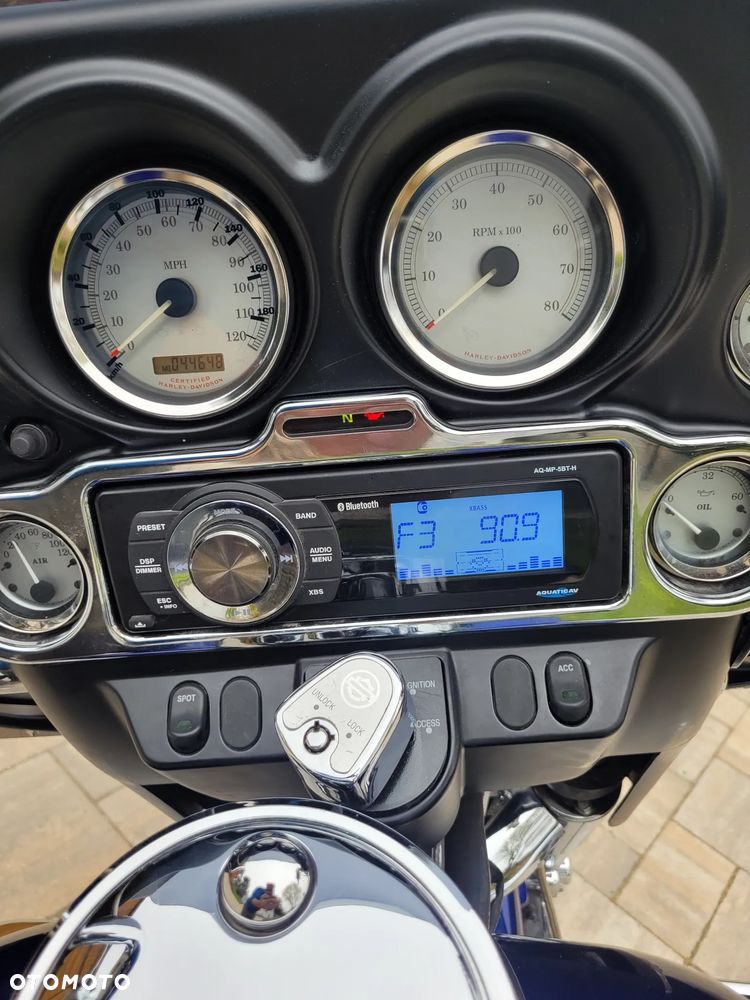 Harley-Davidson Touring Street Glide - 33