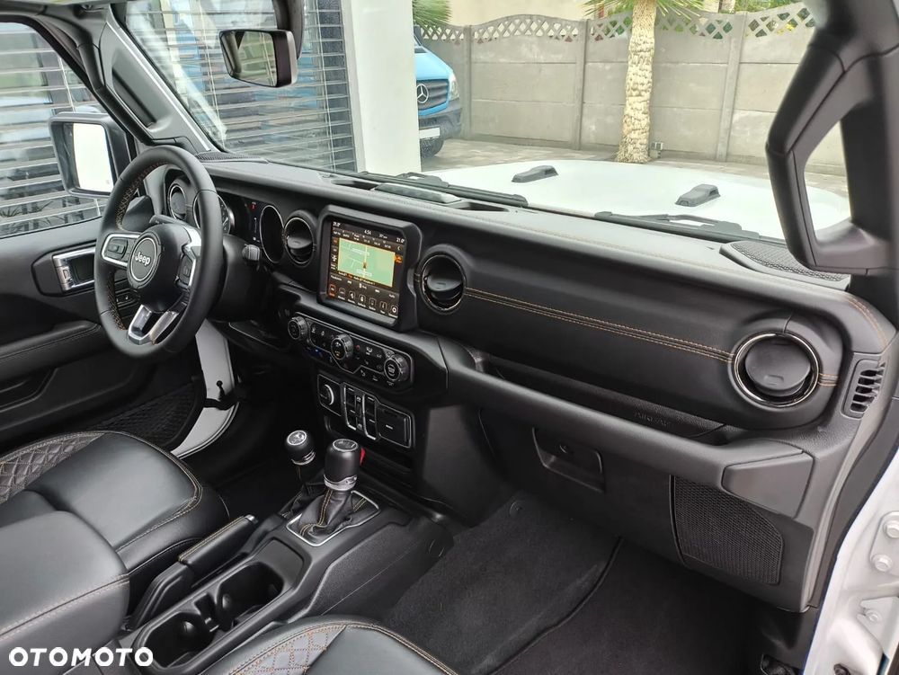 Jeep Wrangler - 19