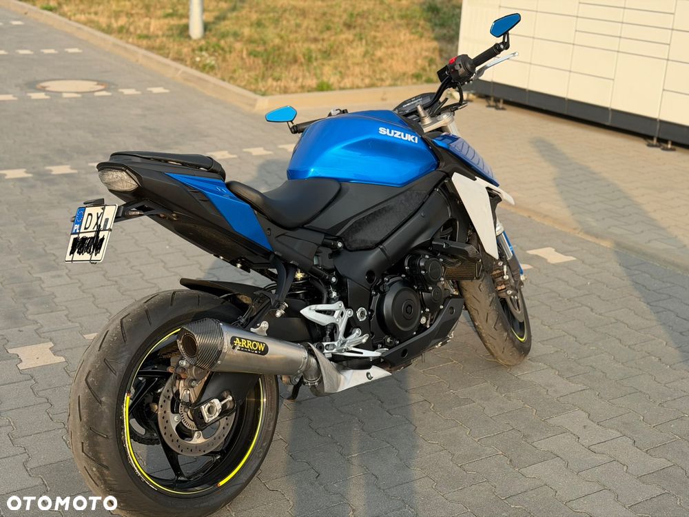 Suzuki GSX - 8