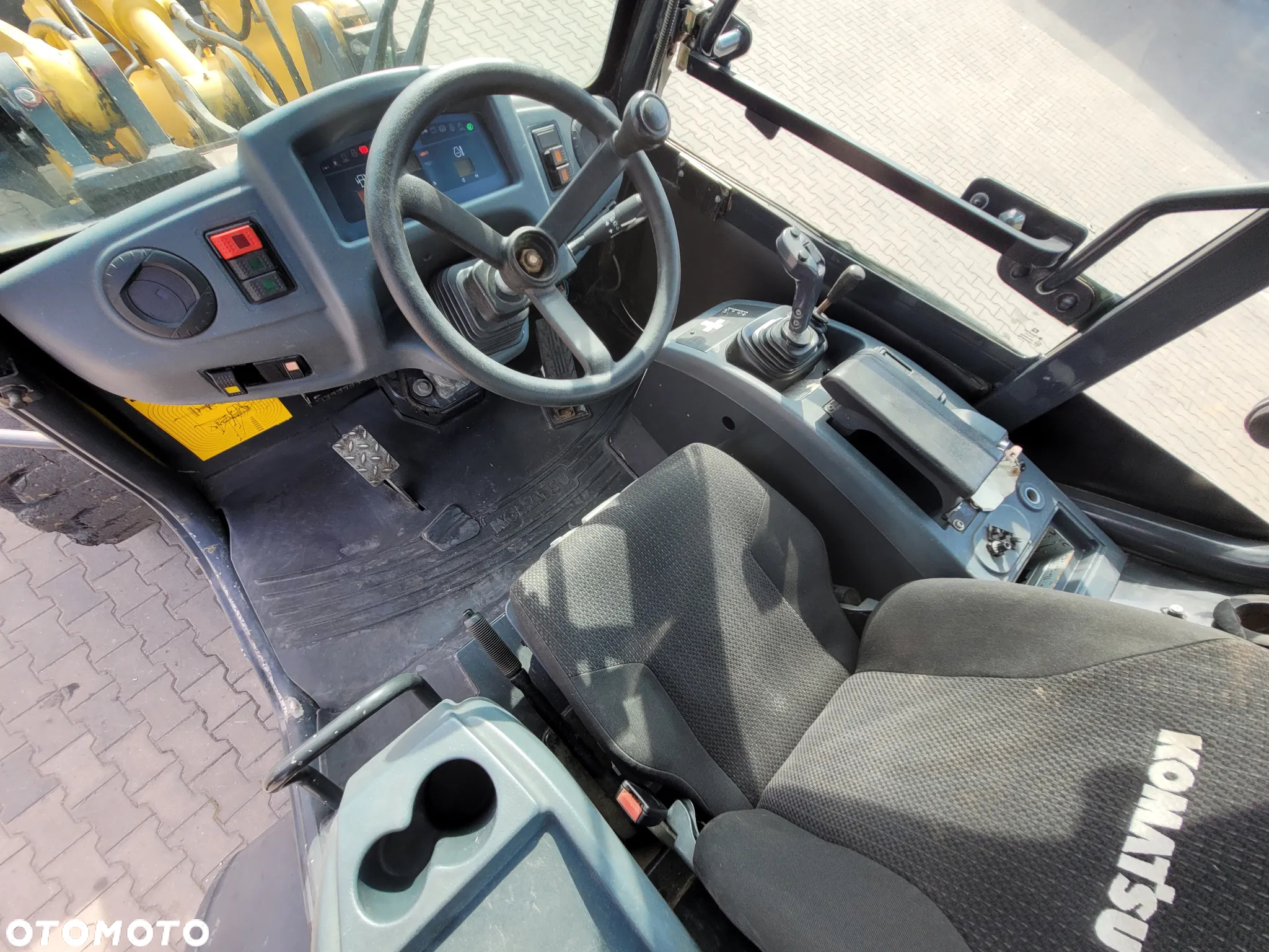 Komatsu WA 100M / SPROWADZONA Z FRANCJI/ 6 300 MTH / 2015 ROK / 90 KM - 18