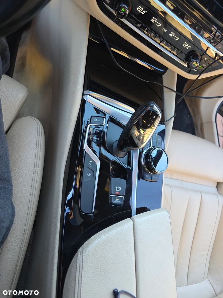 BMW Seria 5 520d xDrive - 16