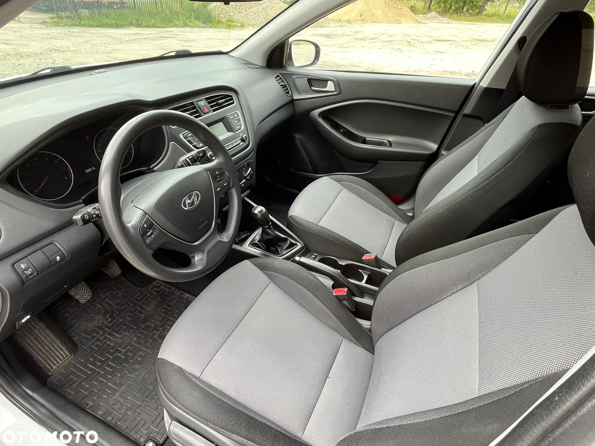 Hyundai i20 - 12