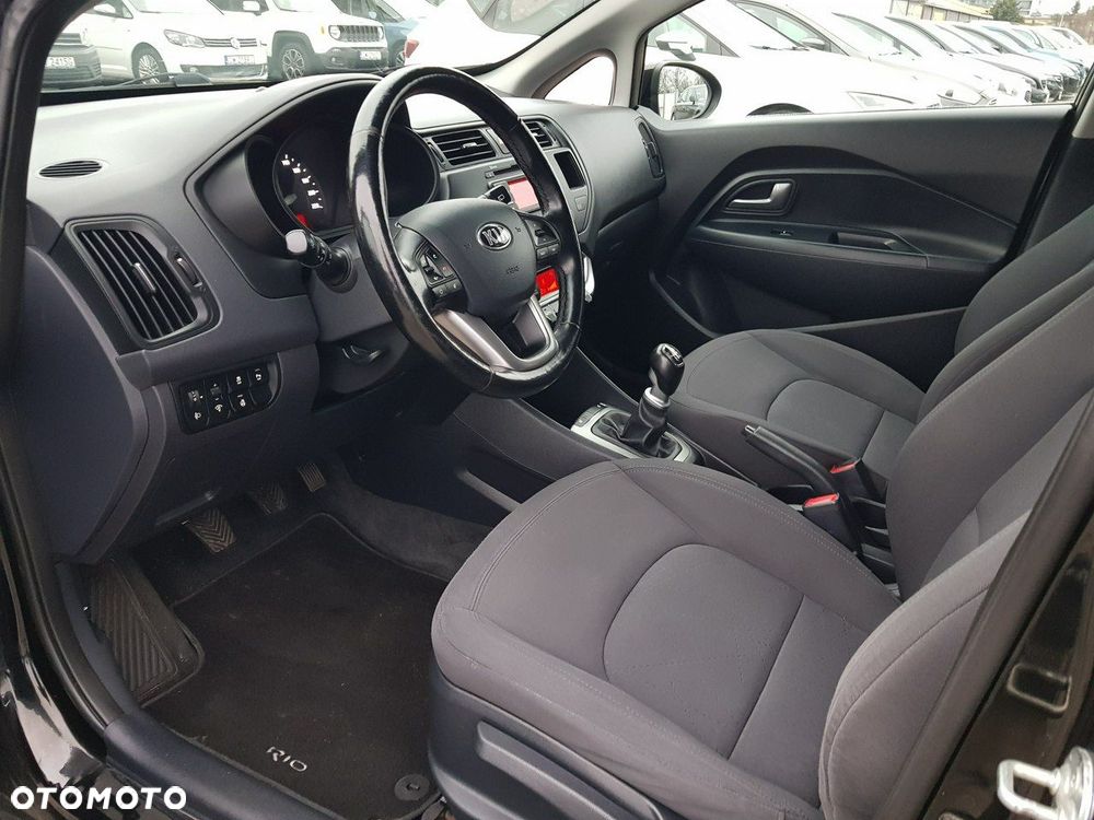Kia Rio 1.4 Fifa World Cup Edition - 10