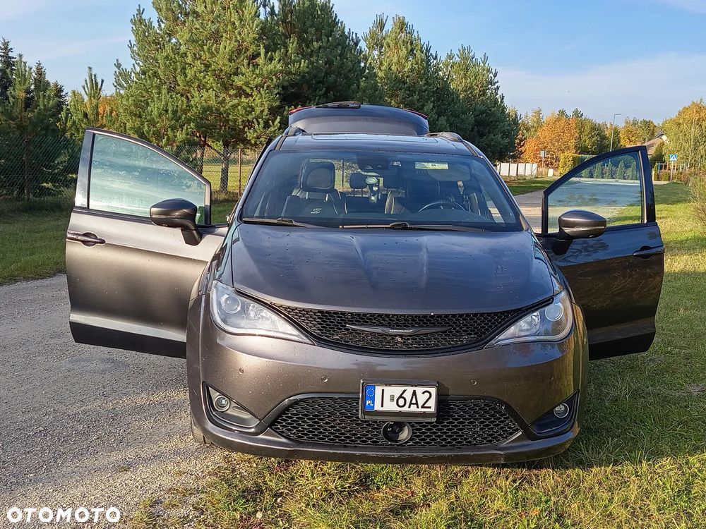 Chrysler Pacifica - 3