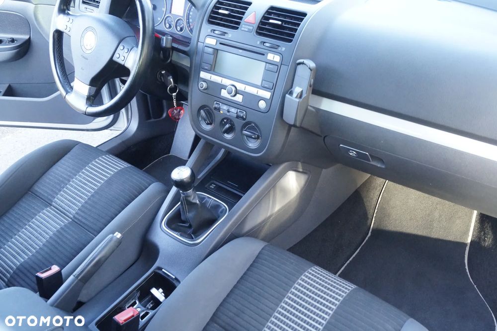 Volkswagen Golf - 18