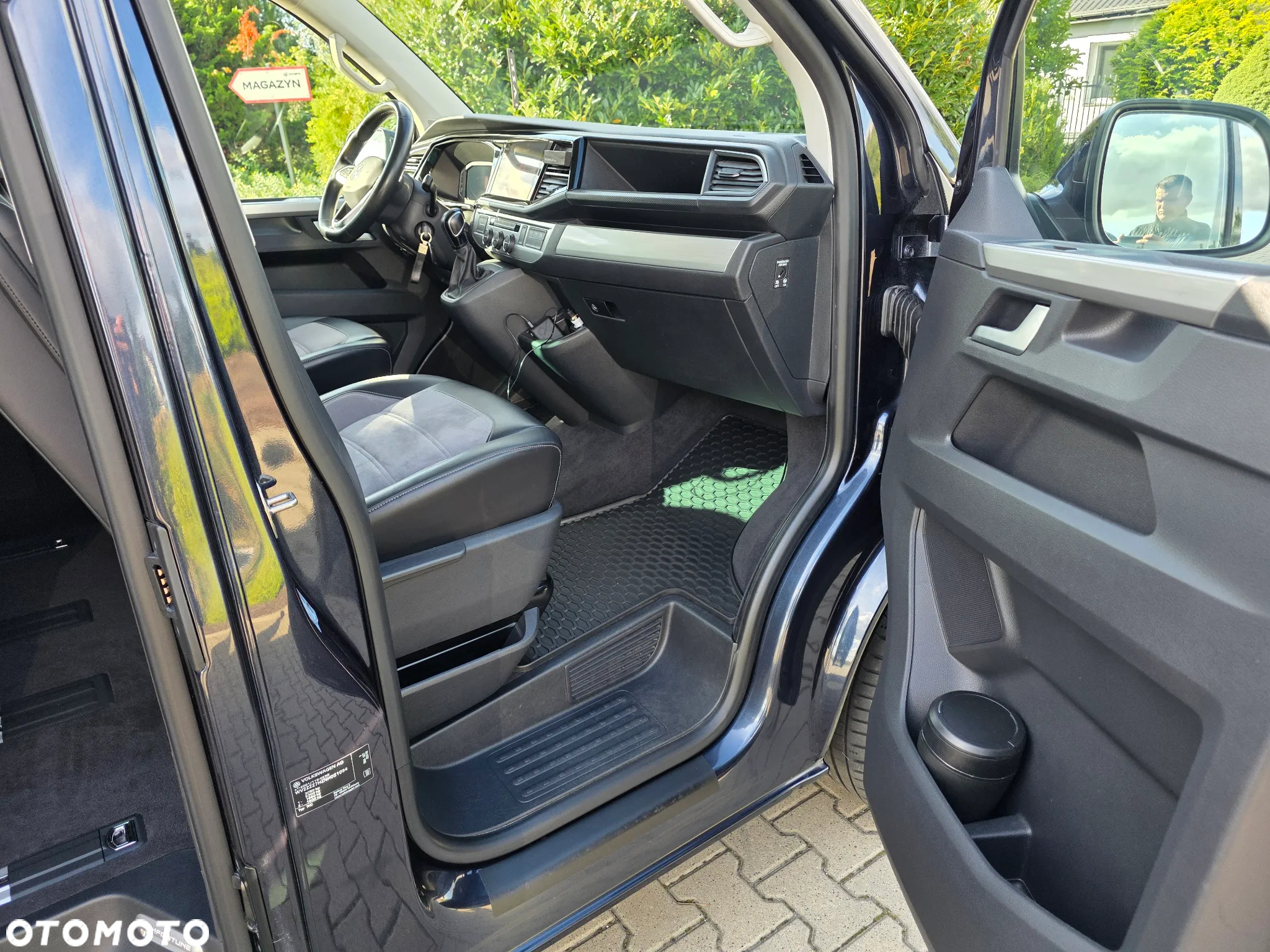 Volkswagen Multivan - 19