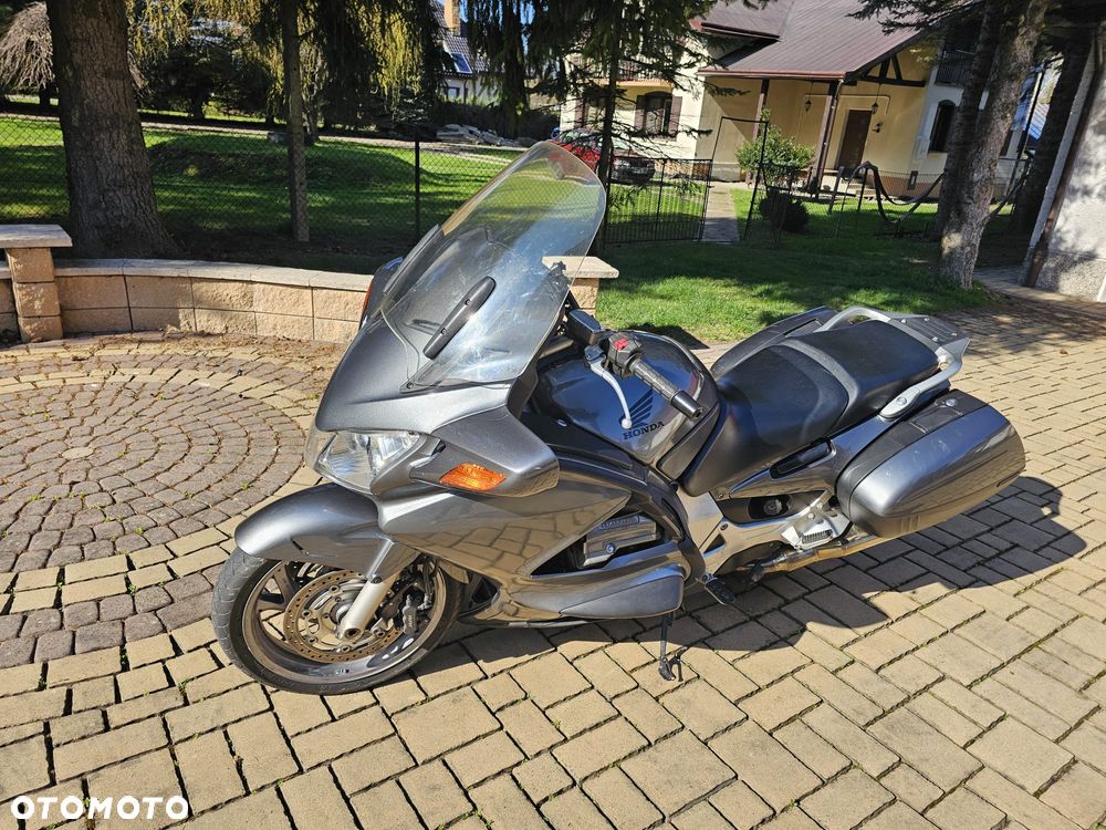 Honda ST - 8