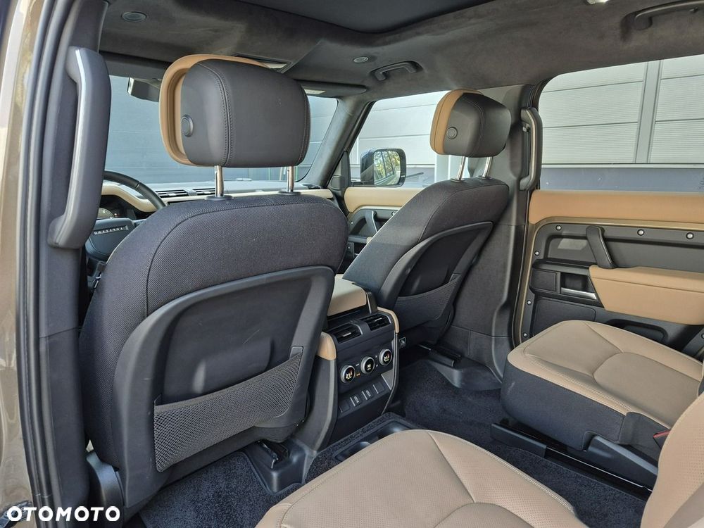 Land Rover Defender 130 D350 X-Dynamic HSE - 26