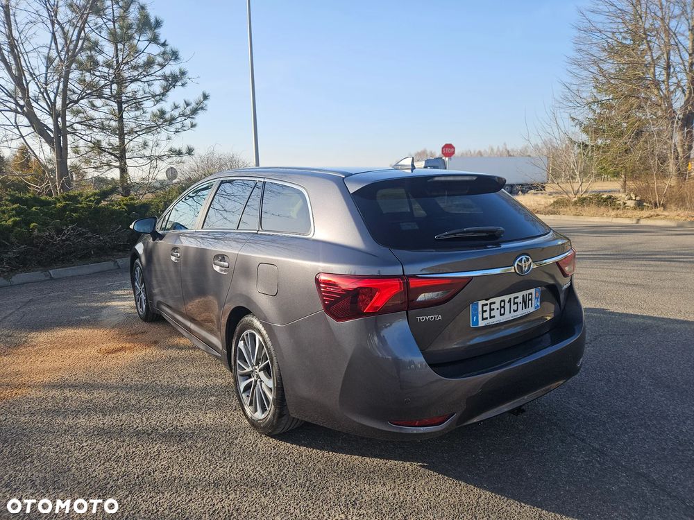 Toyota Avensis 2.0 D-4D Premium - 13