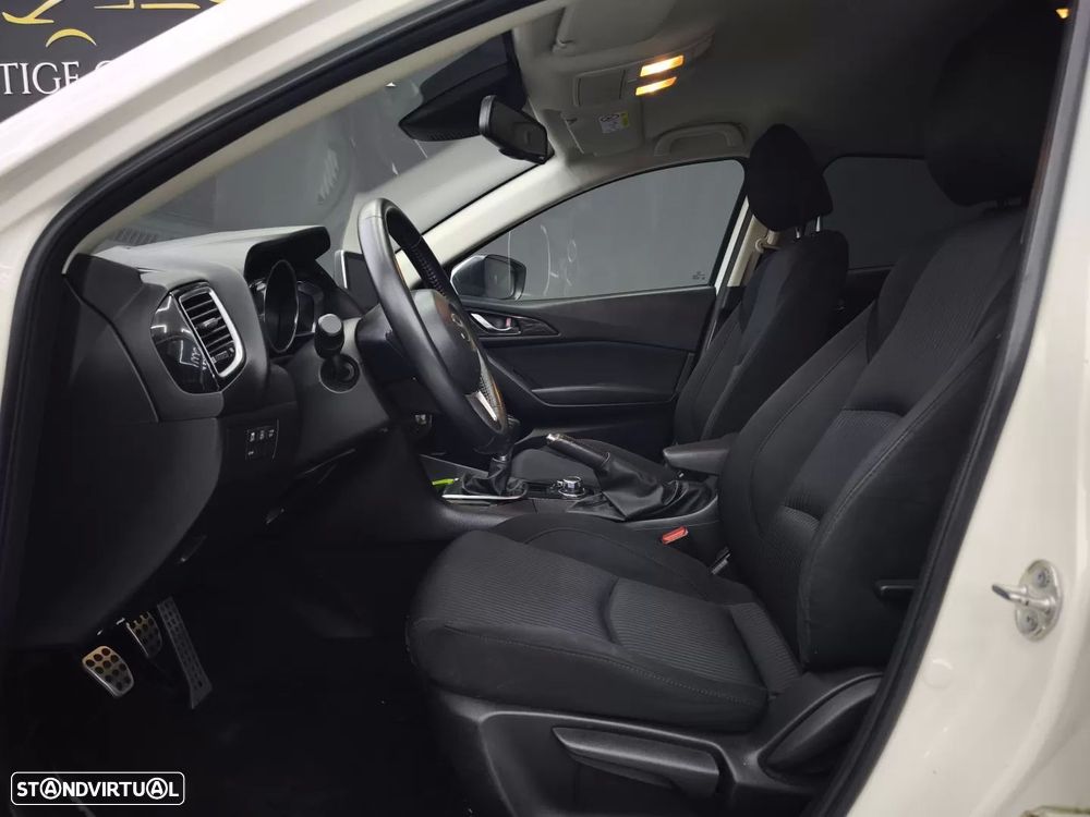 Mazda 3 Hatchback 1.5 Sky-D Excellence Navi - 17