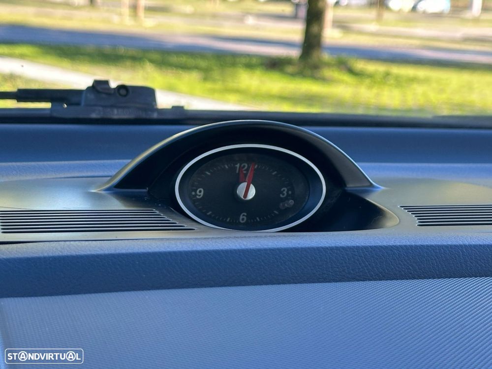 Ford Galaxy 1.9 TDi Ghia - 21