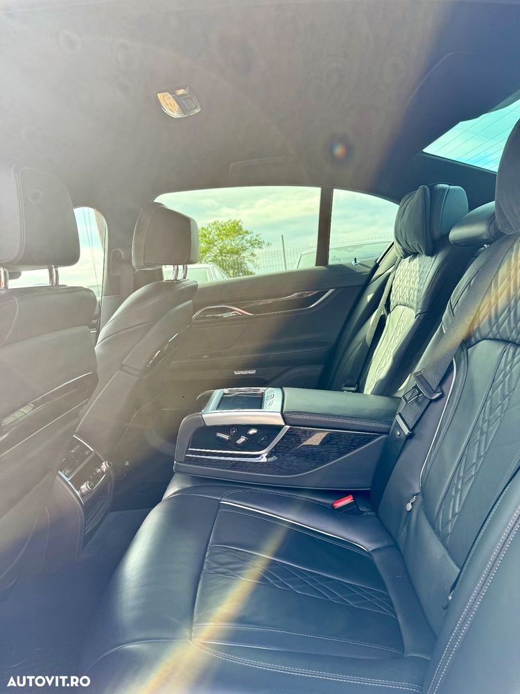 BMW Seria 7 740d xDrive - 12