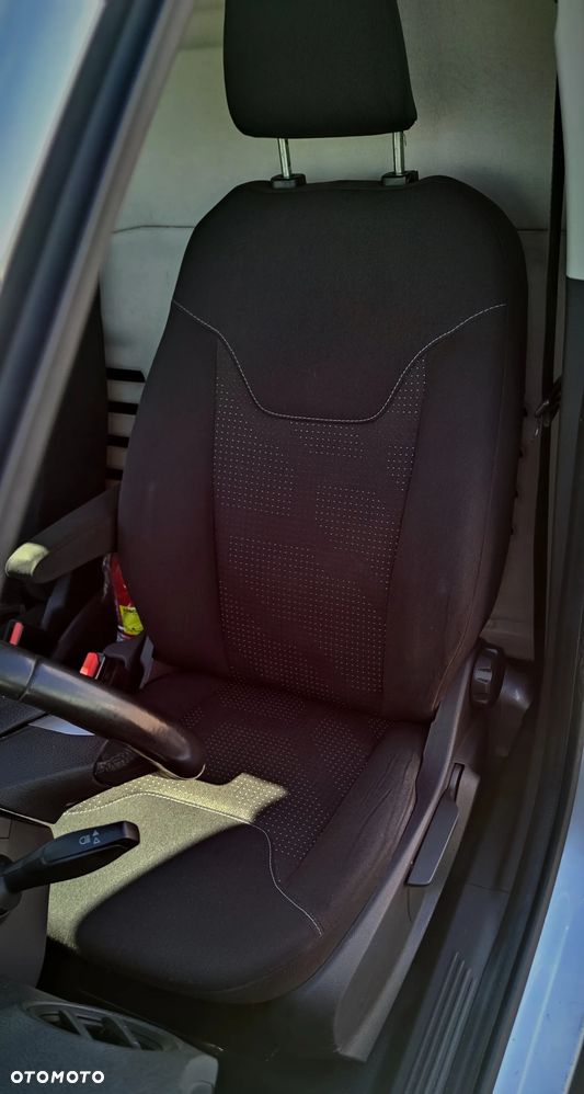 Ford Transit courier - 11