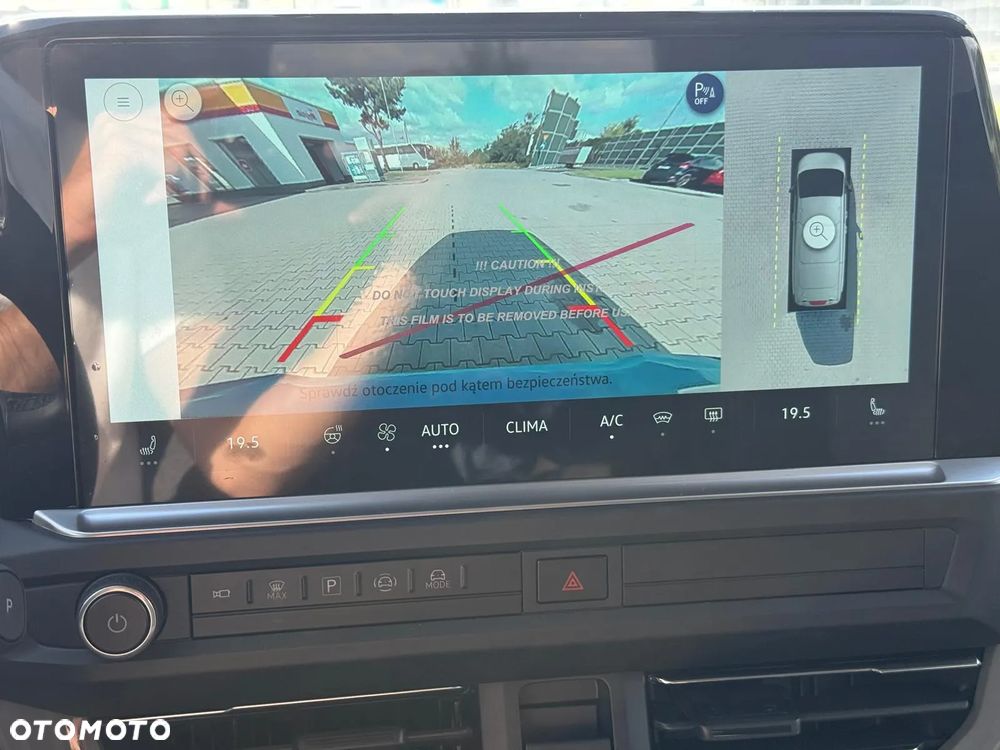 Volkswagen Caravelle - 22