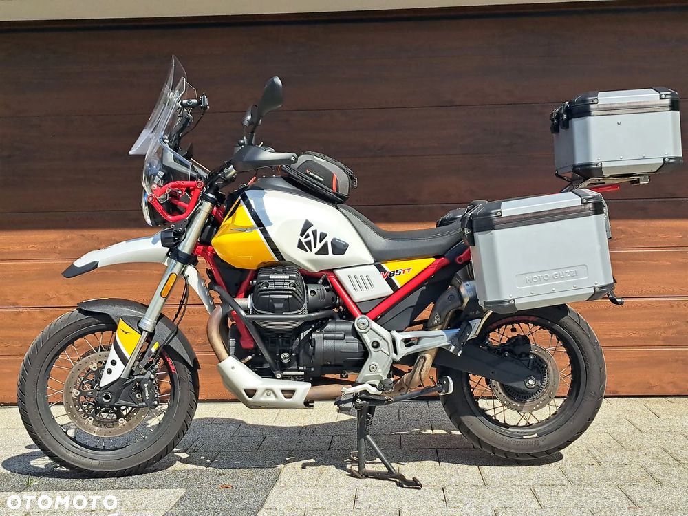 Moto Guzzi V85 - 1