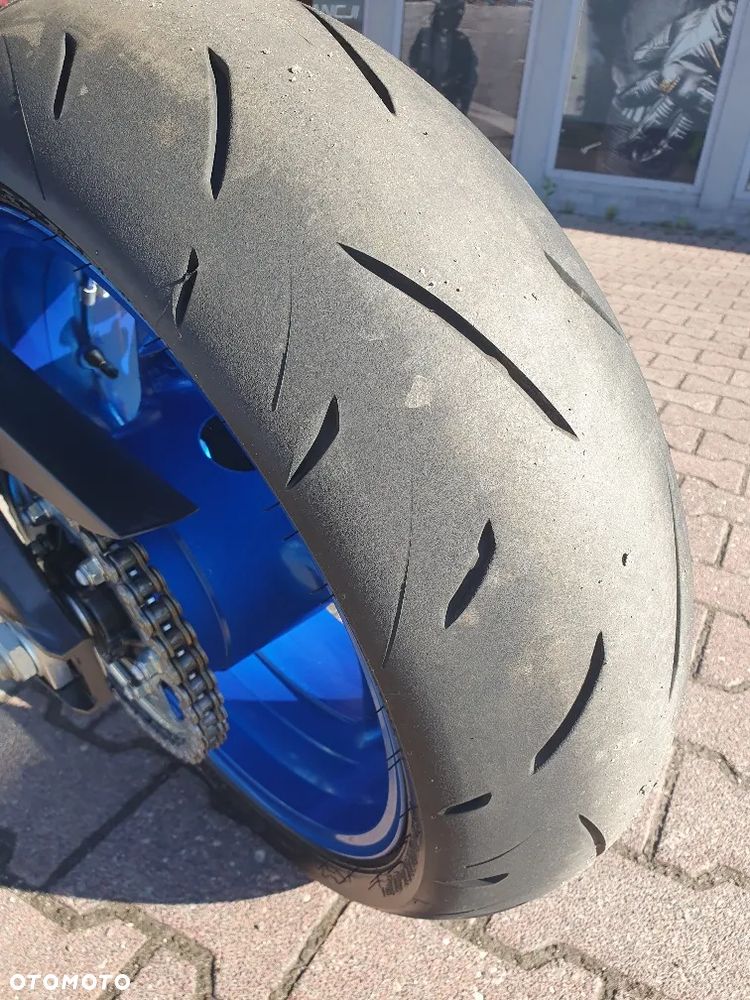 Suzuki GSX - 12