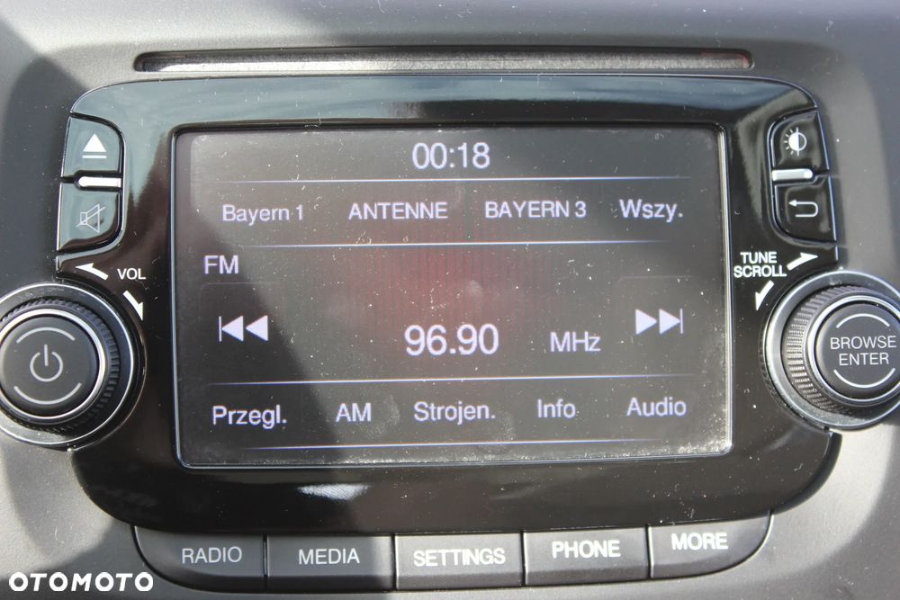 Fiat 500L 1.4 16V Urban - 32