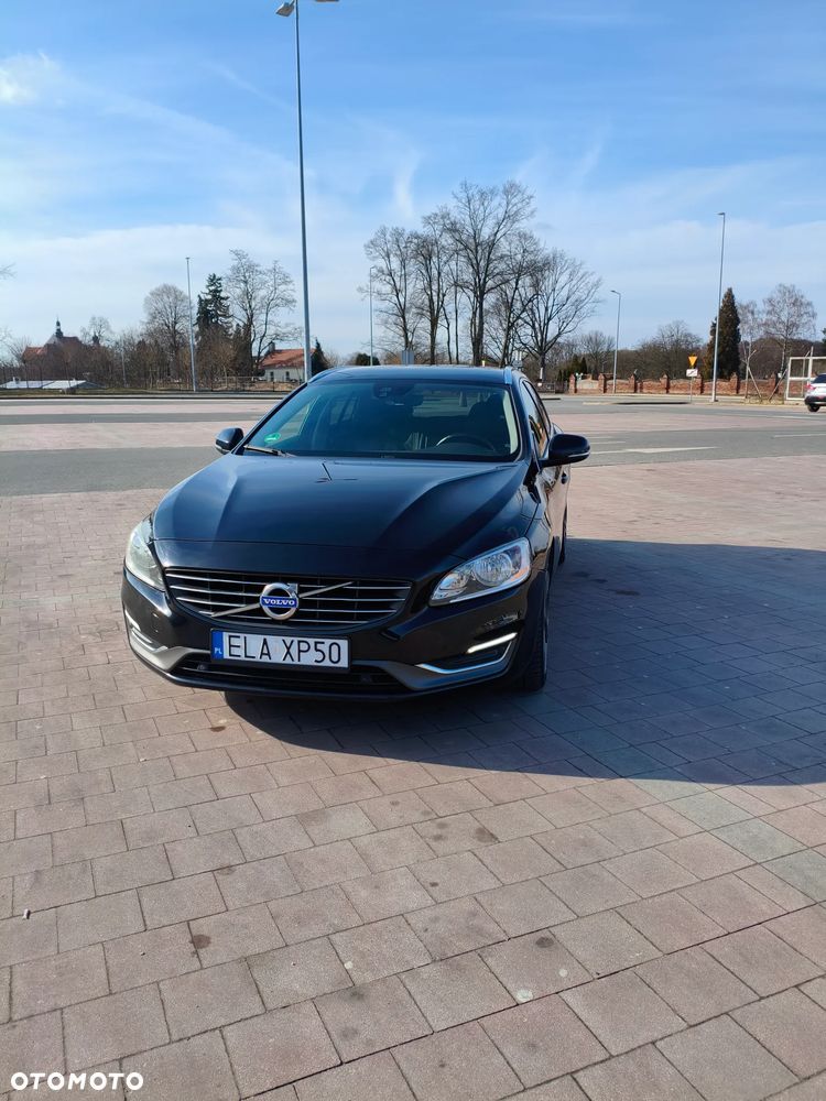 Volvo V60 D4 Drive-E R-Design Summum - 1