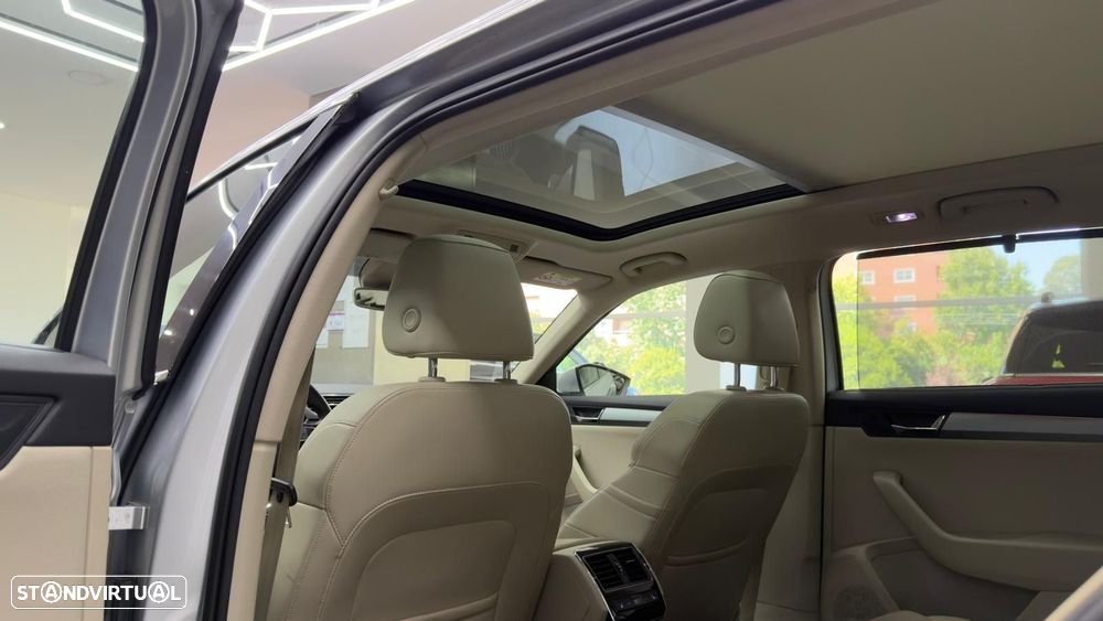 Skoda Superb Break 2.0 TDI Style DSG - 42