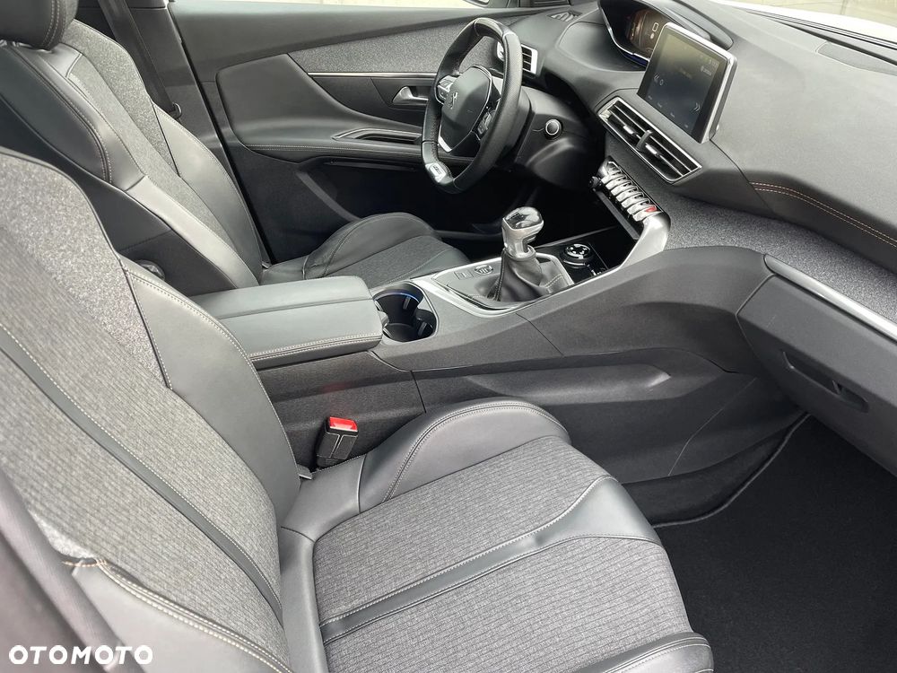 Peugeot 3008 1.5 BlueHDi GT S&S - 18
