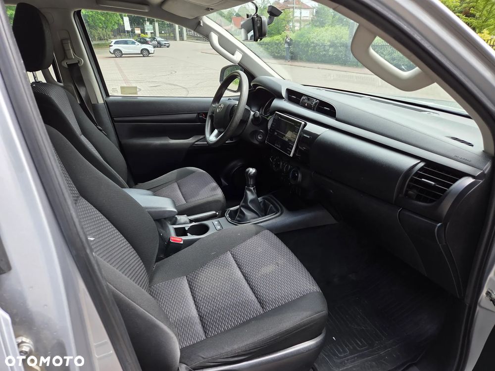 Toyota Hilux - 12