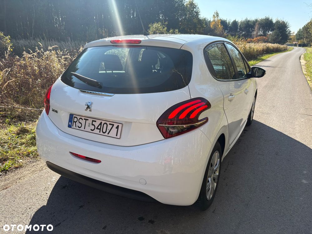 Peugeot 208 - 7