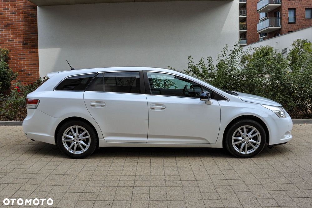 Toyota Avensis - 5