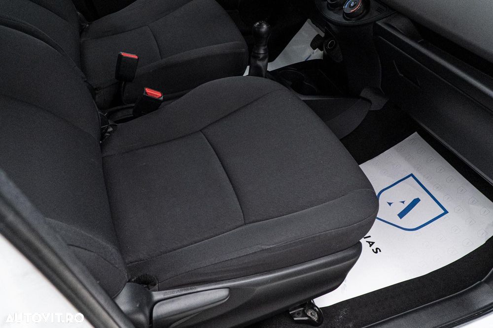 Toyota Yaris 1.0 L Eco - 40