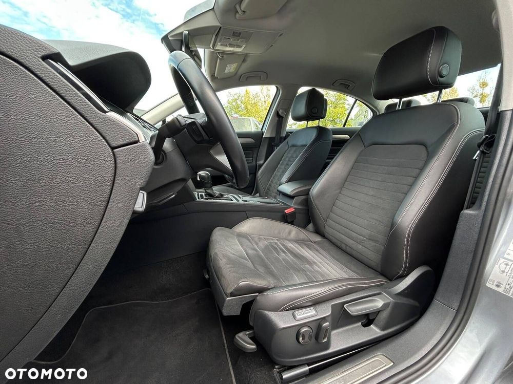 Volkswagen Passat 1.5 TSI EVO Elegance DSG - 9