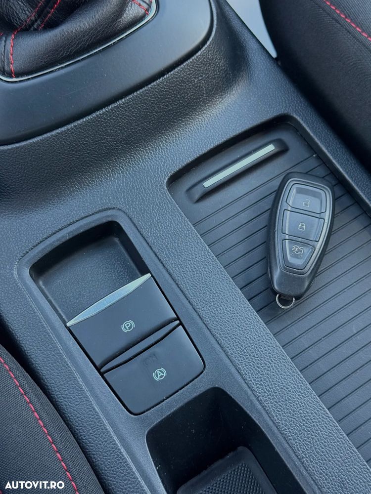 Ford Focus 1.0 EcoBoost MHEV ST-Line - 28
