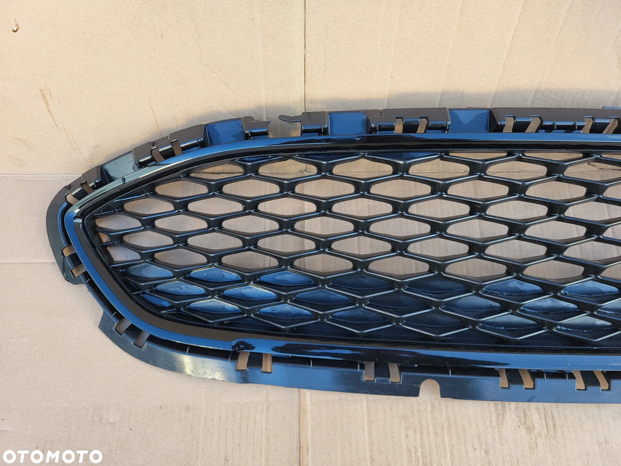 ATRAPA GRILL FORD FIESTA MK8 BLACK H1BB-8B271-A1 - 3