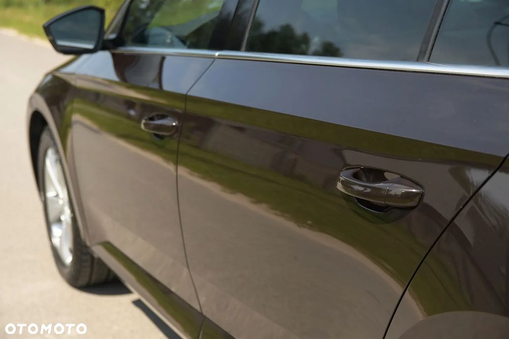 Skoda Superb 2.0 TDI DSG Ambition - 17