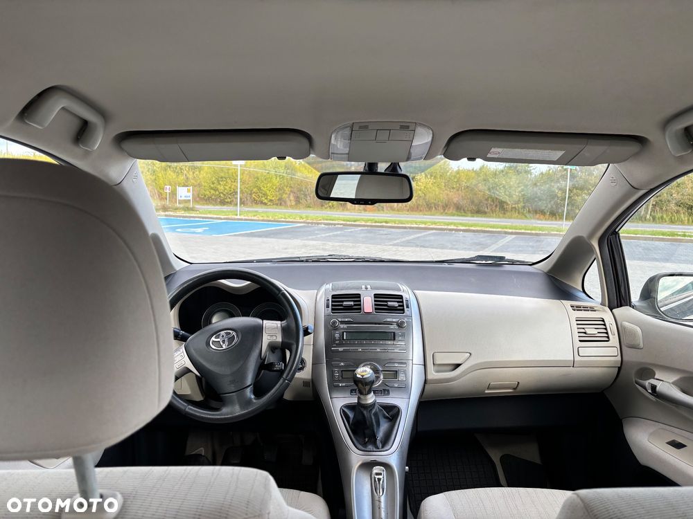 Toyota Auris - 16