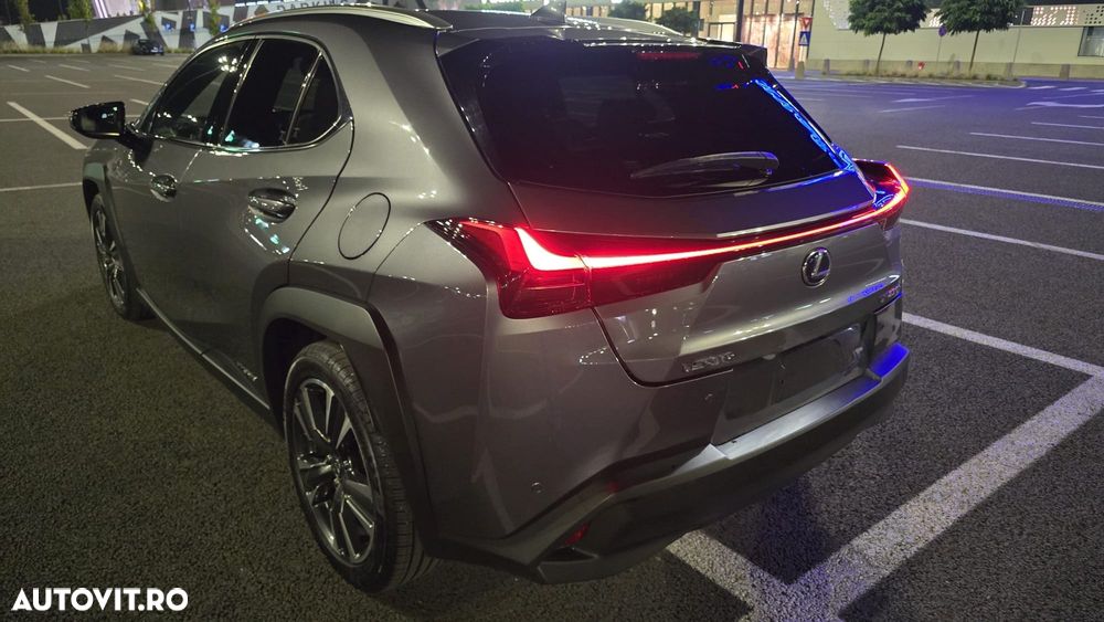 Lexus UX - 32