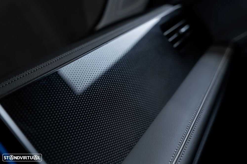 VW Passat Variant 2.0 TDi Business DSG - 27