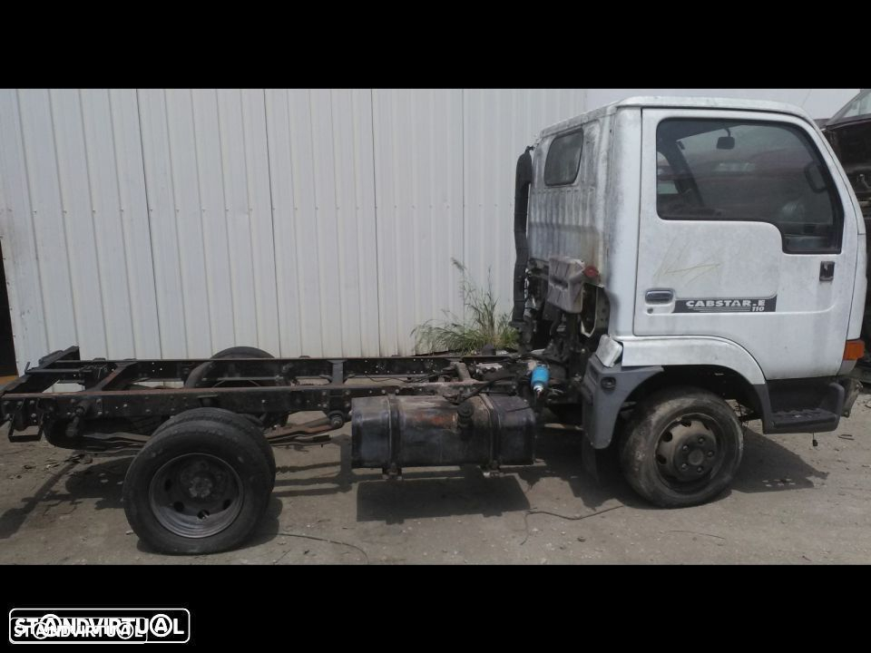 Peças Nissan Cabstar E110 de 2000 (Motor Danificado) - 2