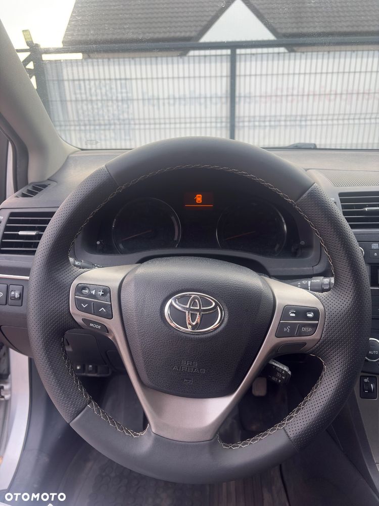 Toyota Avensis - 27