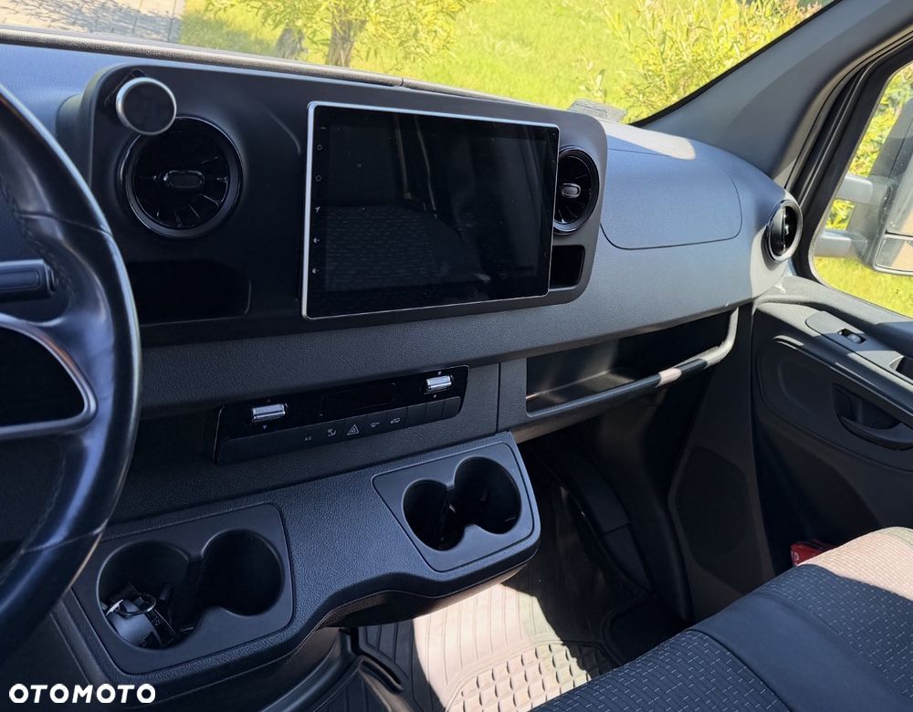 Mercedes-Benz Sprinter 319 - 6