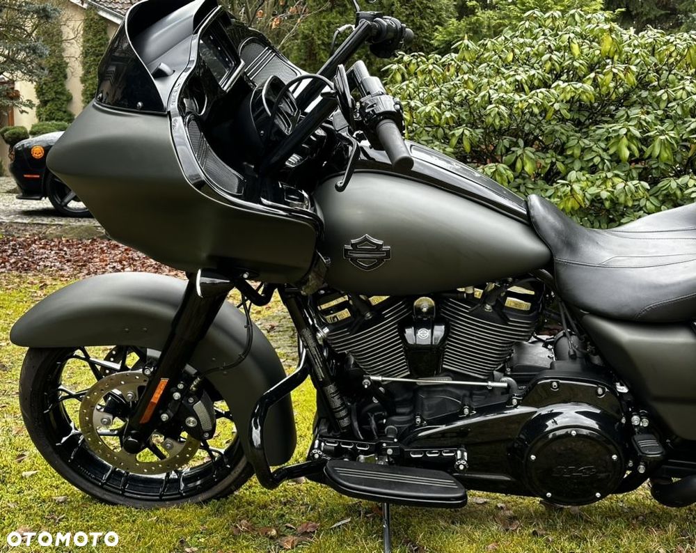 Harley-Davidson Touring Road Glide - 8