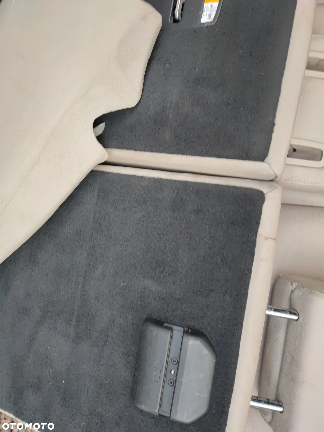 BMW F11 / F11N ORYGINALNA KANAPA TYŁ W KOLORZE DAKOTA OYSTER / BEŻOWA + PODŁOKIETNIK O NR. 7 254 260 OEM W DOBRYM STANIE - 29