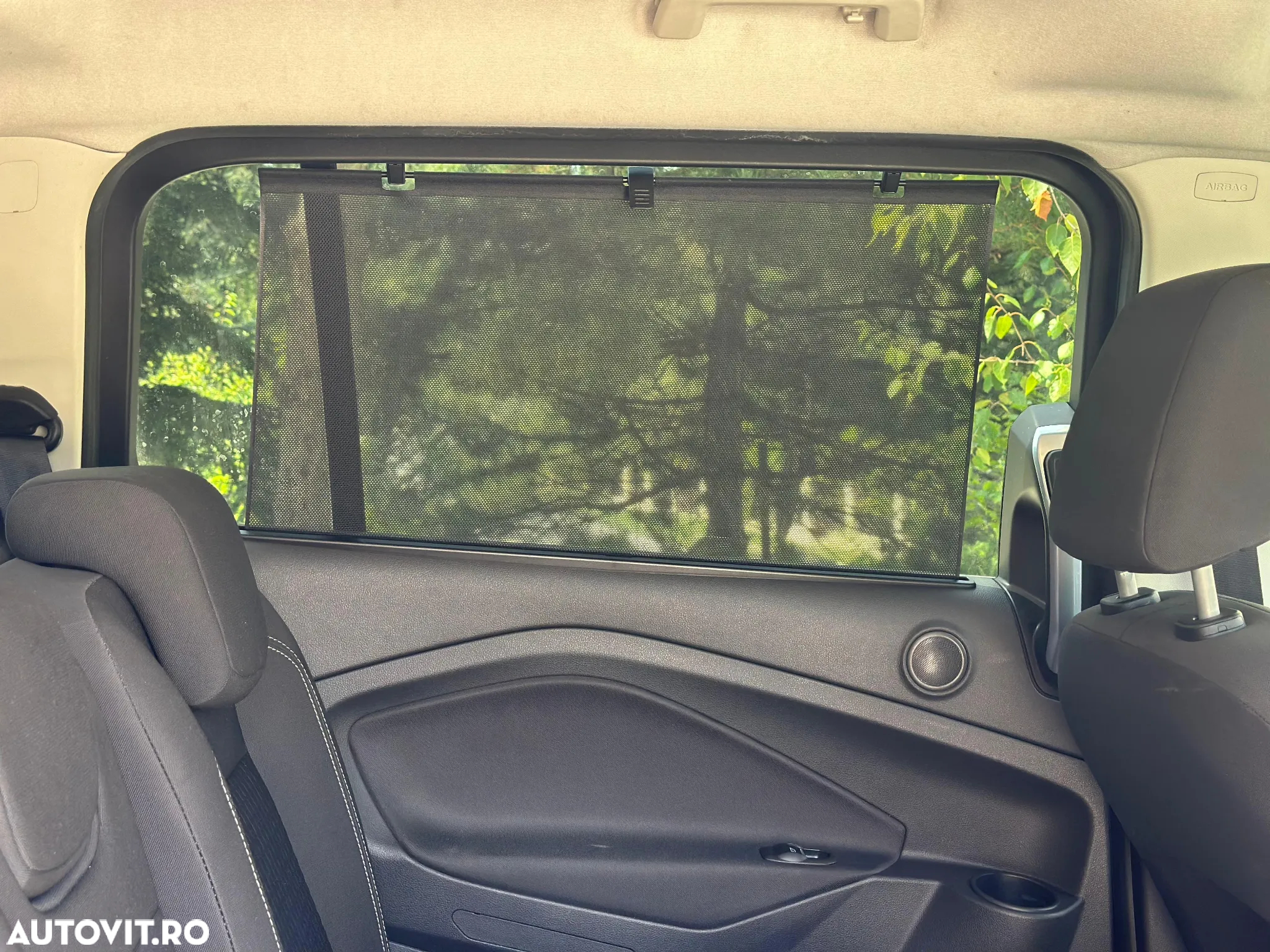 Ford Grand C-Max - 27