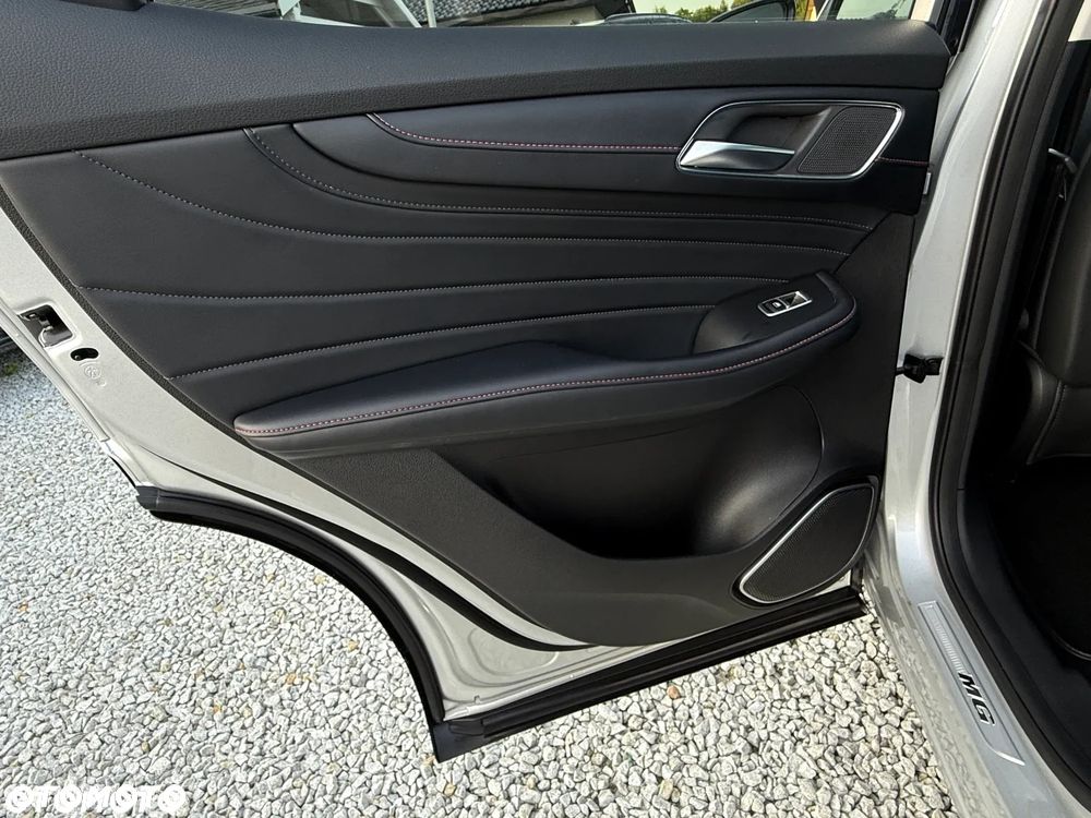 MG EHS PHEV Luxury - 26
