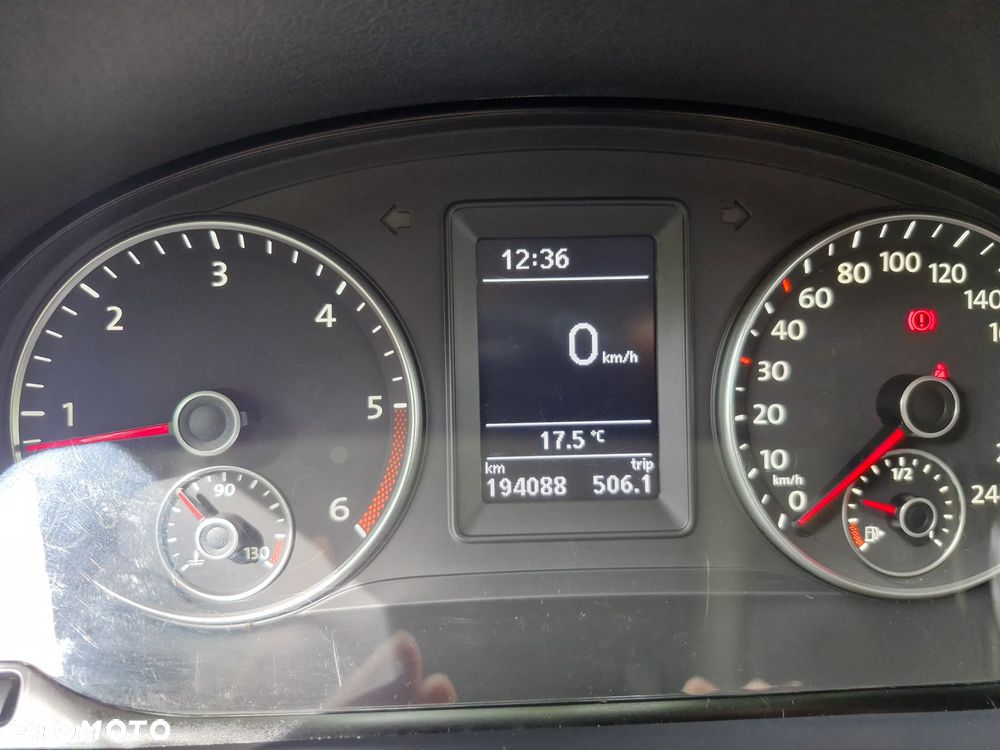 Volkswagen Touran 1.6 TDI DPF BlueMot Trendline - 38