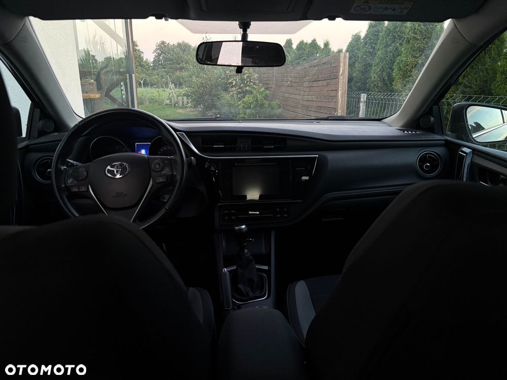 Toyota Auris 1.6 D-4D Executive - 10