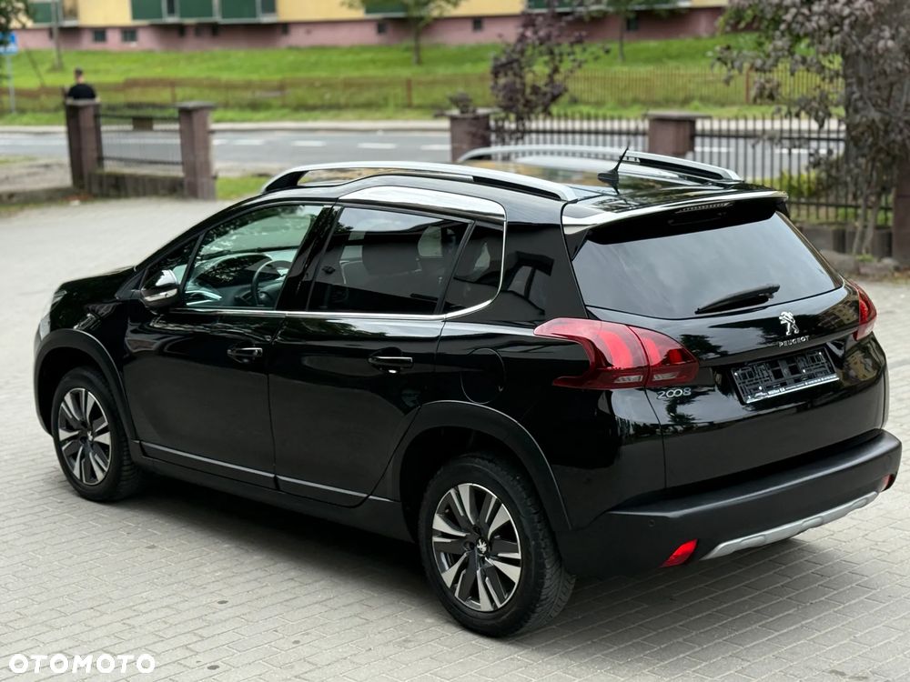 Peugeot 2008 1.2 PureTech Allure S&S - 9