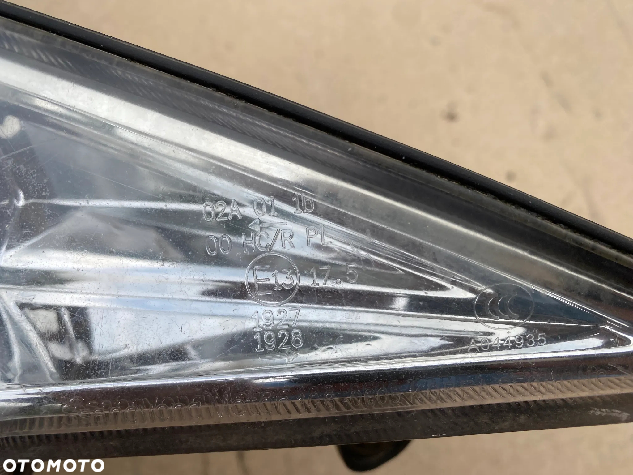 REFLEKTOR LAMPA PRAWA SSANGYONG ACTYON - 3