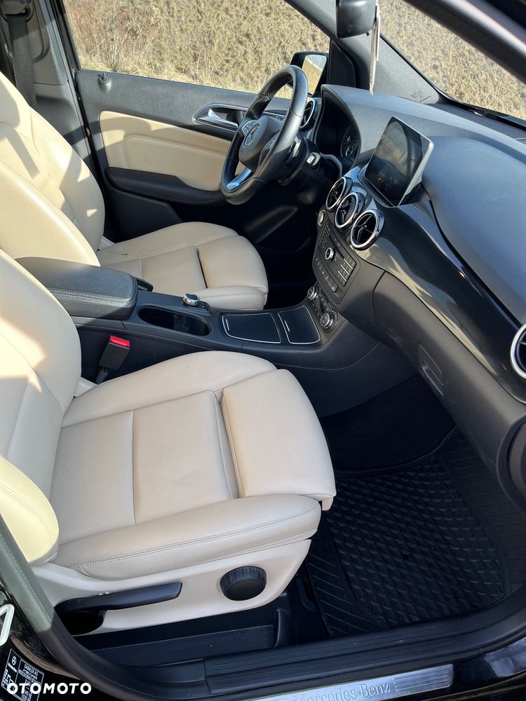 Mercedes-Benz Klasa B (Electric Drive) 250 e - 12