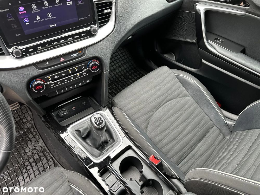 Kia ProCeed - 16